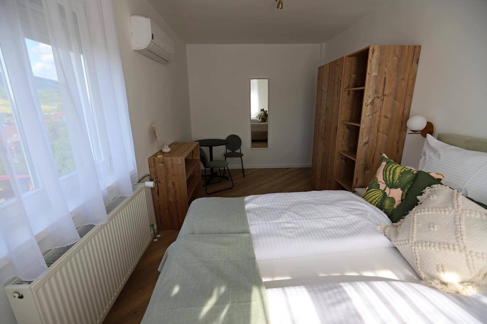 Natali Apartmanhaz エゲル エクステリア 写真