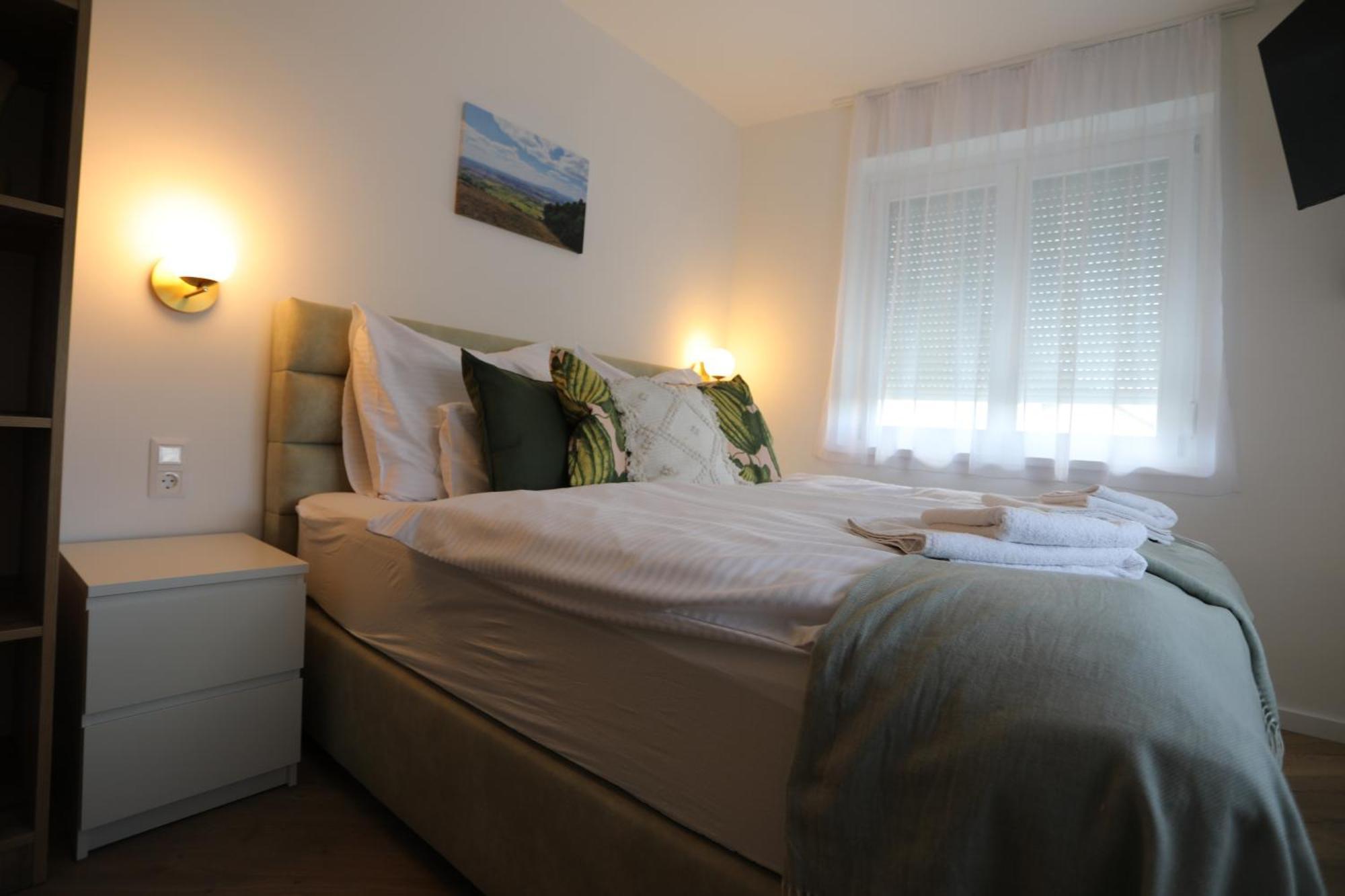 Natali Apartmanhaz エゲル エクステリア 写真